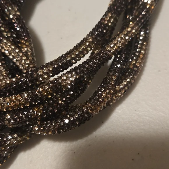 Elegant Gold and Black Twisted Necklace - Picture 2 of 2